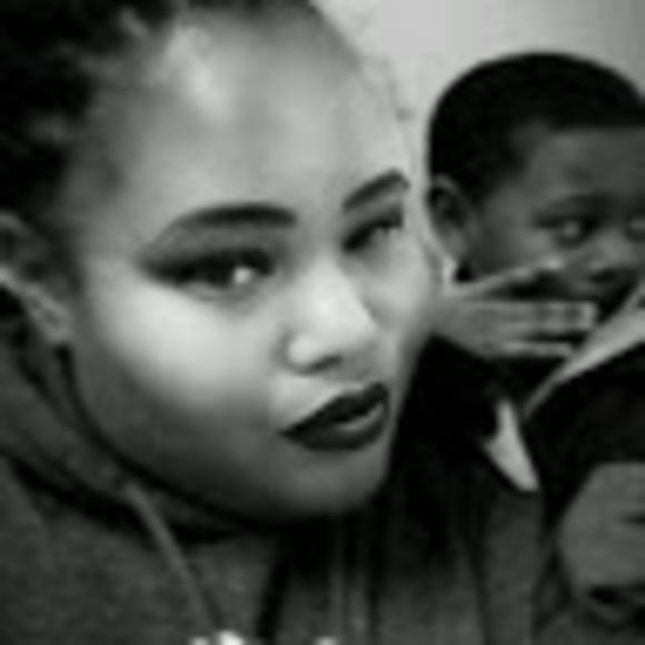 Meet your Posher, Janequia - Picture 1 of 1